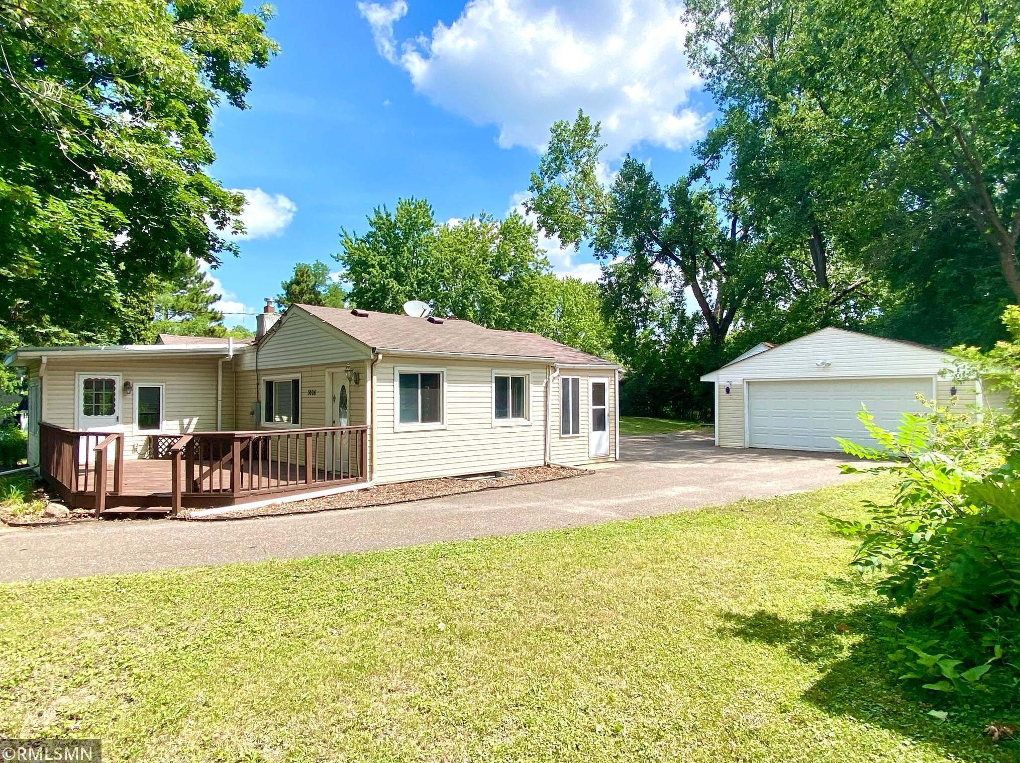 3026 Victoria St, Saint Paul MN  55113-1934 exterior