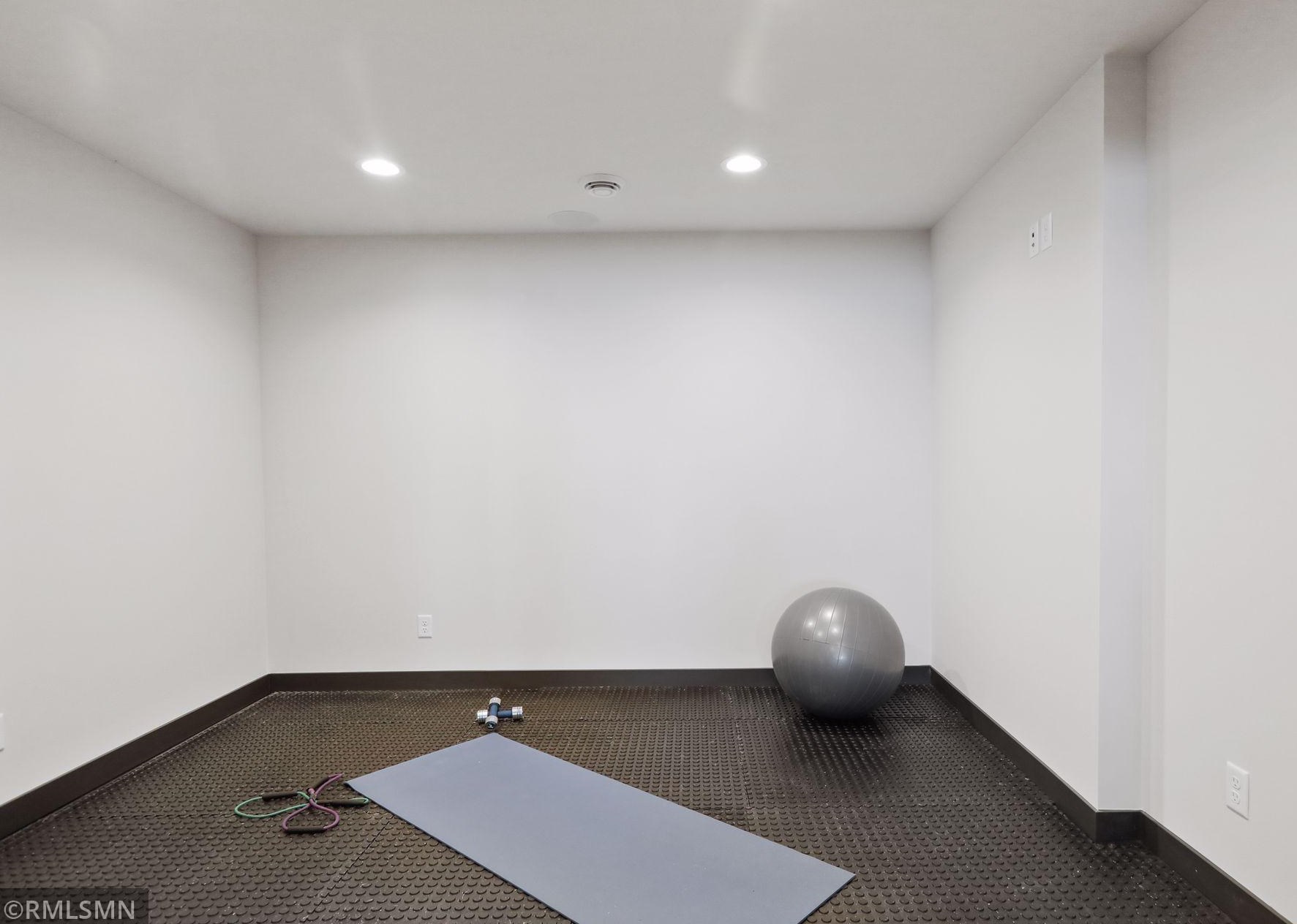 165 Mound Ave, Orono MN  55331-8572 exterior