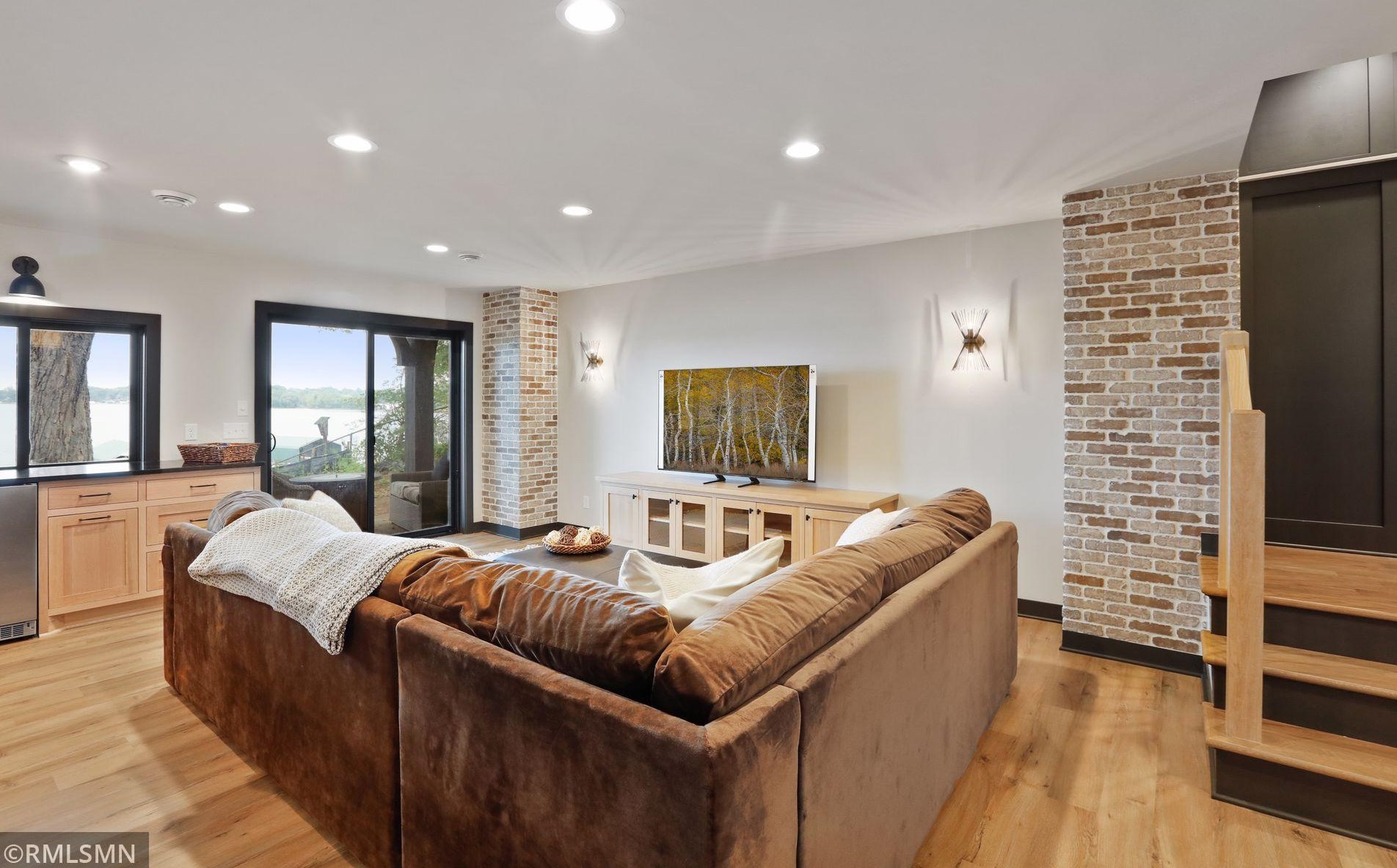 165 Mound Ave, Orono MN  55331-8572 exterior