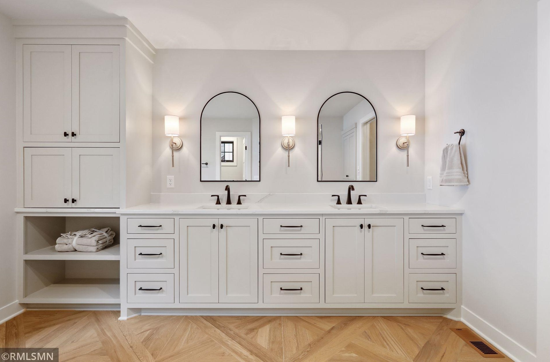 165 Mound Ave, Orono MN  55331-8572 exterior