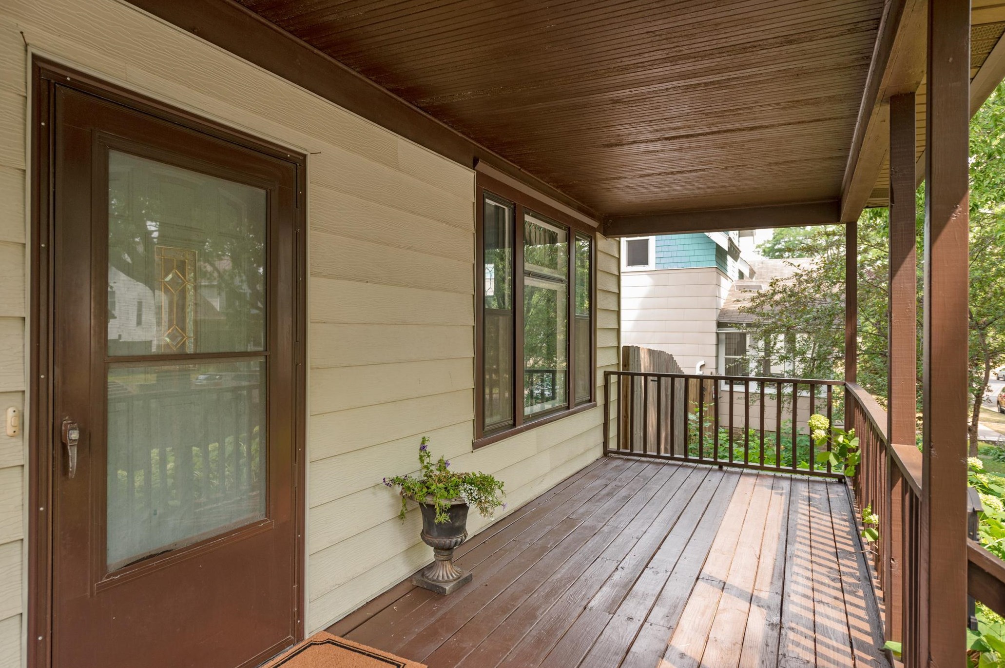 1039 Margaret St, Saint Paul MN  55106-4618 exterior
