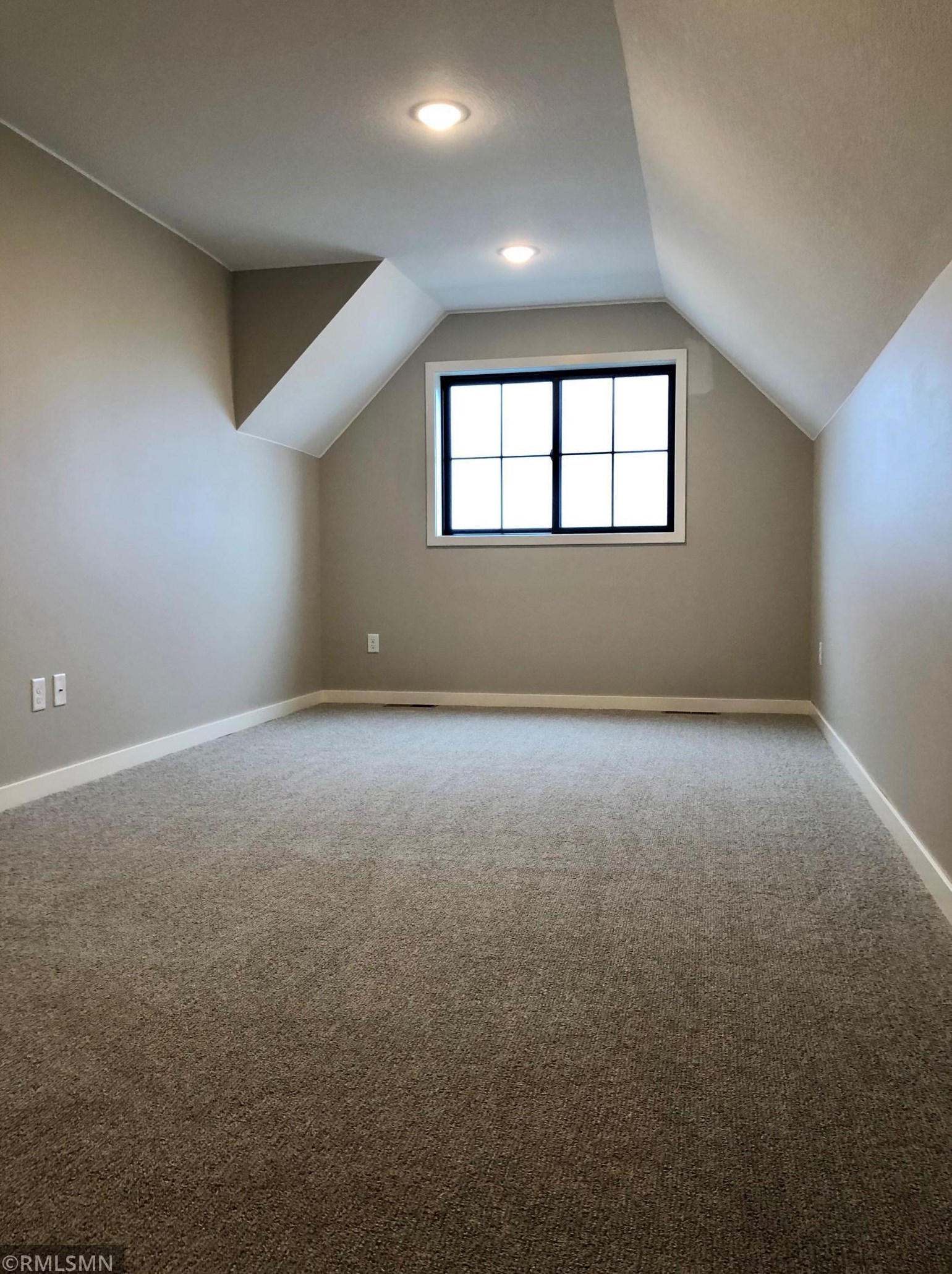 3090 Nottingham Road S, Saint Cloud, MN 56301