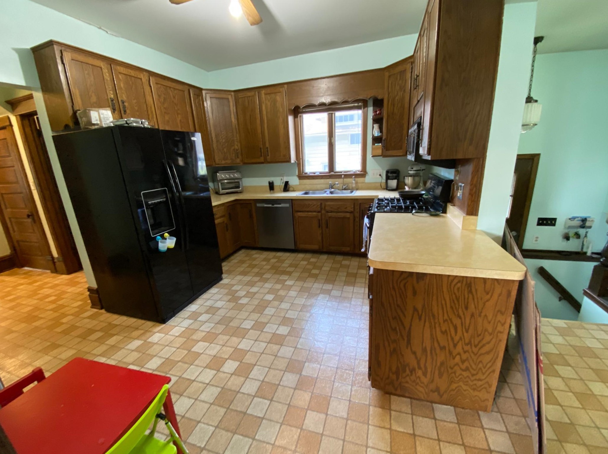 403 Vine Ave, Oakland MN  56007-4453 exterior