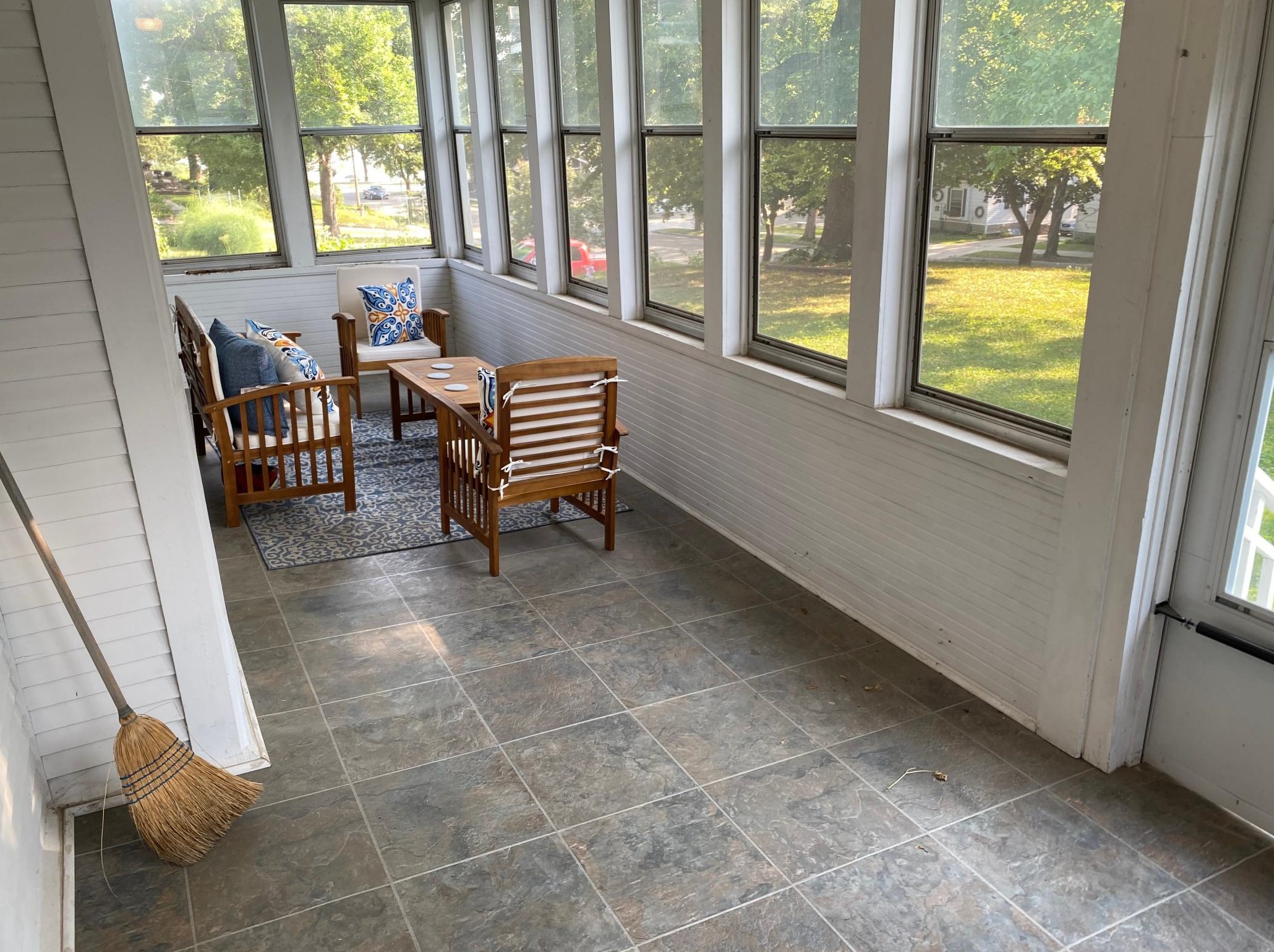 403 Vine Ave, Oakland, MN 56007-4453