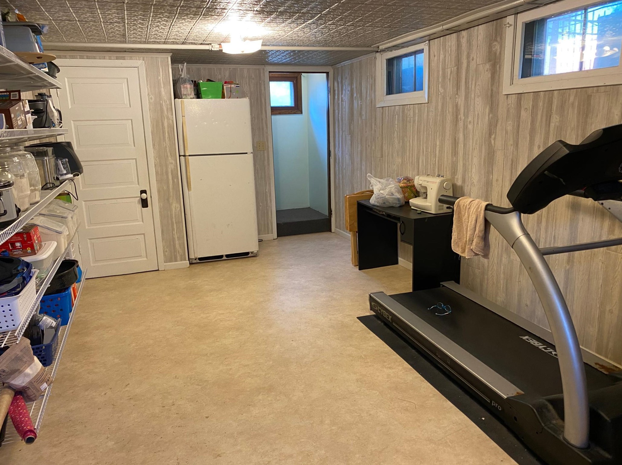 403 Vine Ave, Oakland MN  56007-4453 exterior