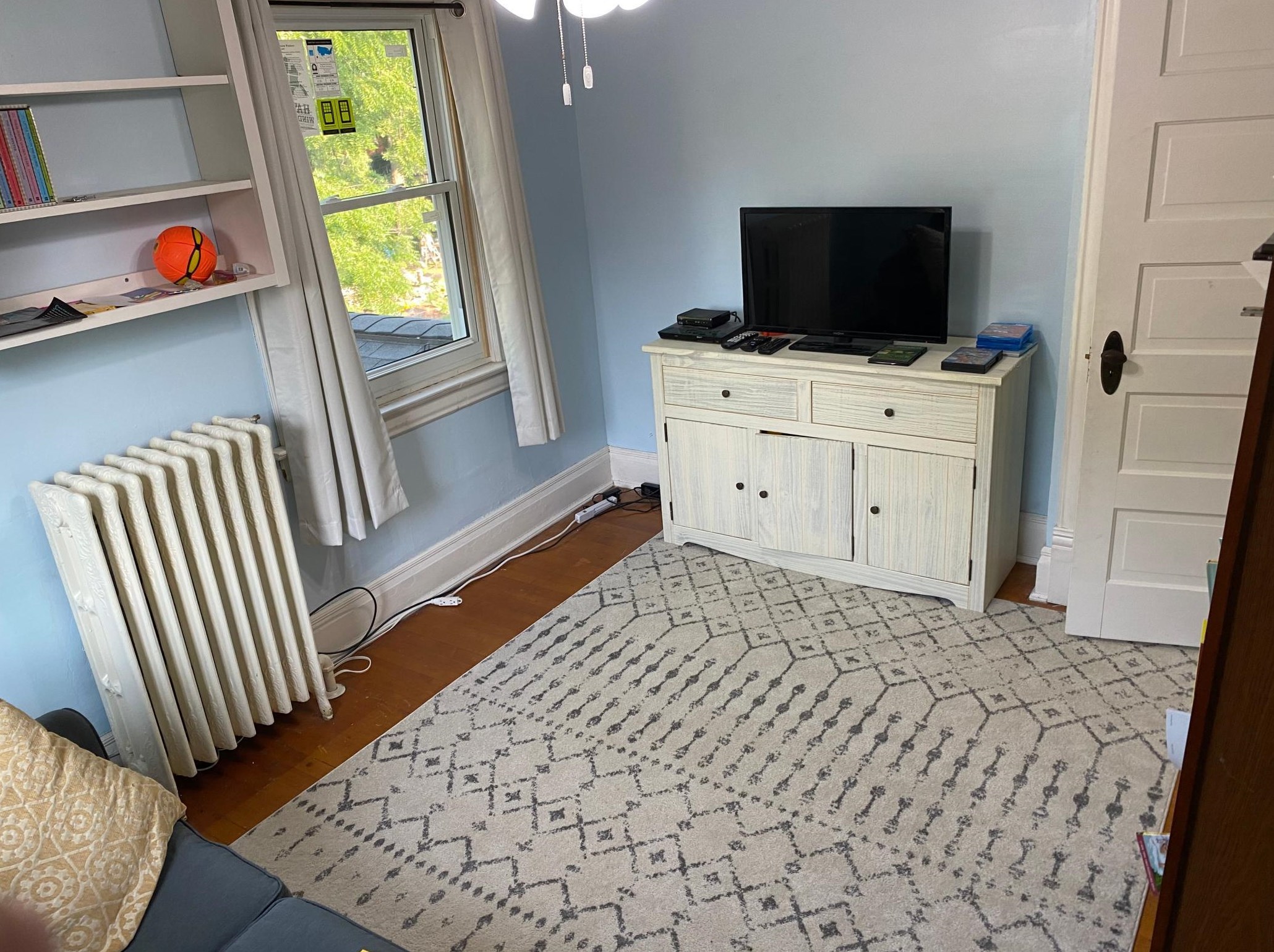 403 Vine Ave, Oakland MN  56007-4453 exterior