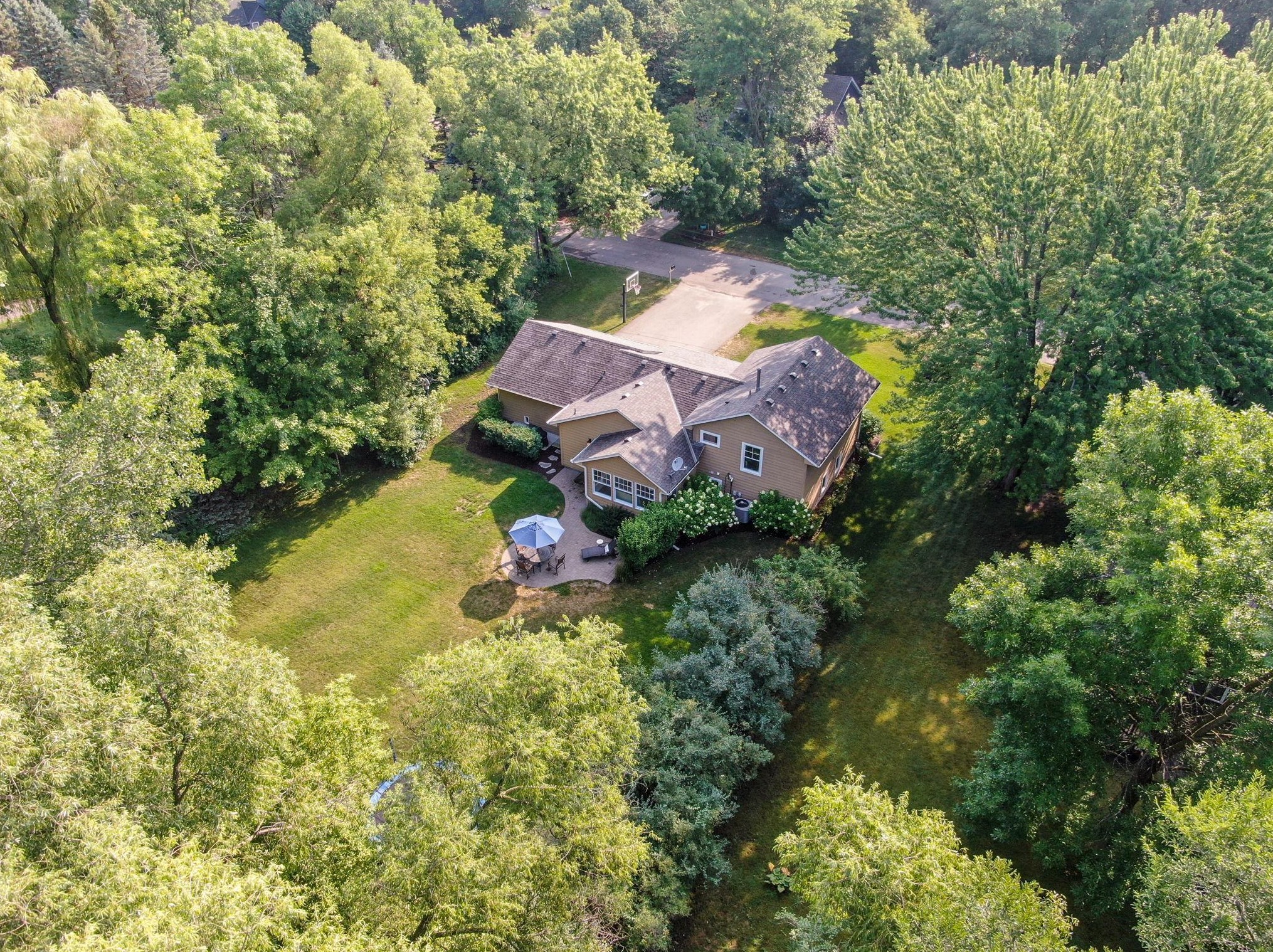 6150 Strawberry Ln, Orono, MN 55331-8955