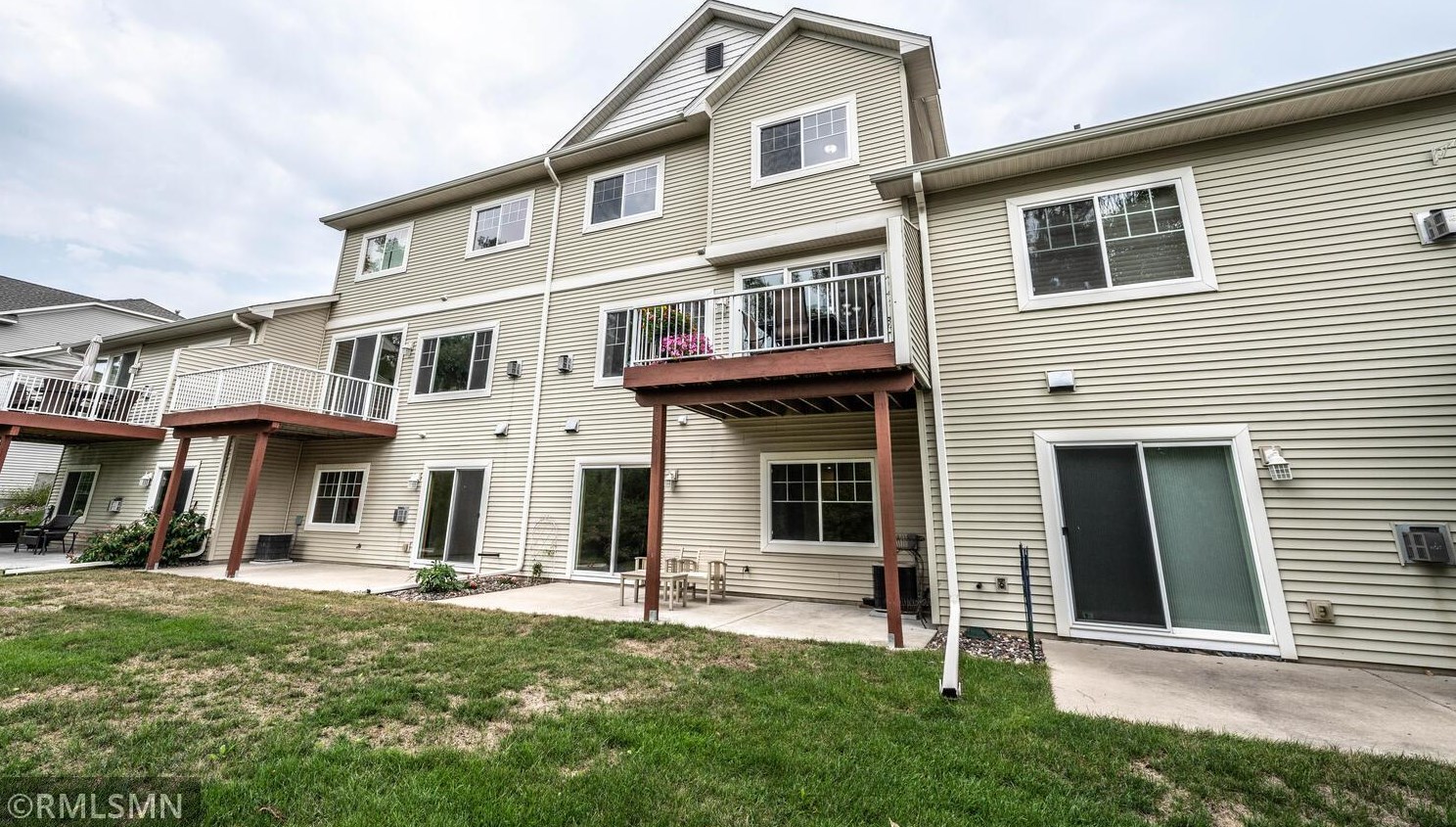 1319 Thye Pkwy, Waterford MN  55057-4856 exterior