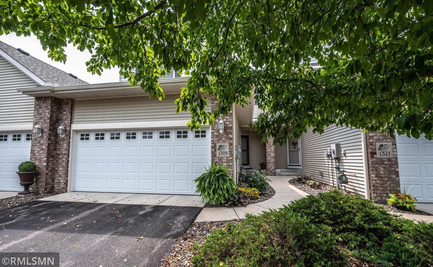 1319 Thye Pkwy, Waterford, MN 55057