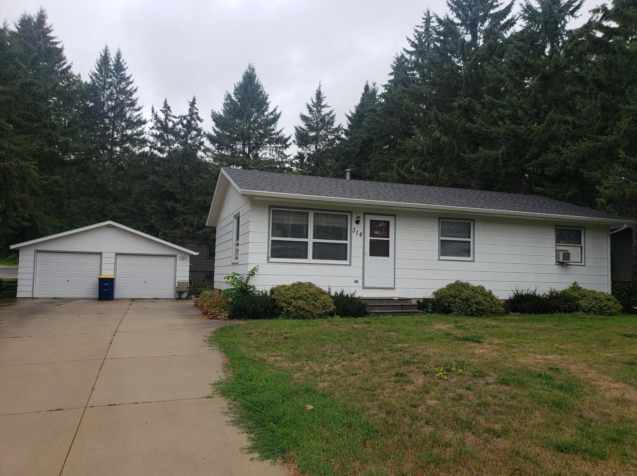 314 4th Ave Sw, Pine Island, MN 55963