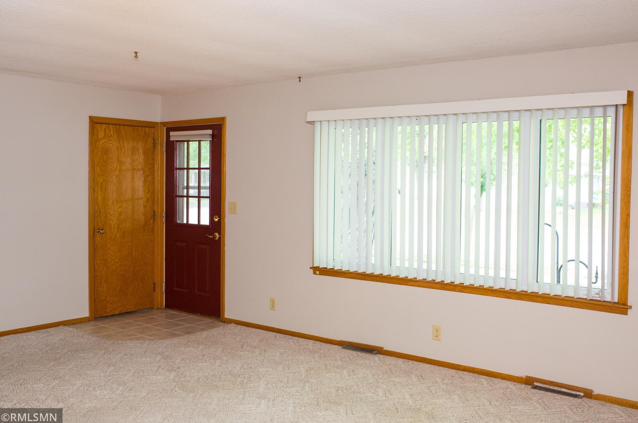 1304 S State St, Searles, MN 56073