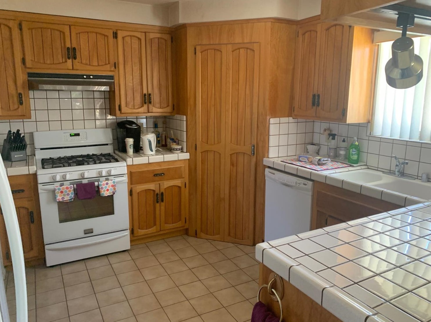 9008 Camphor Ave, Hesperia, CA 92345-6511