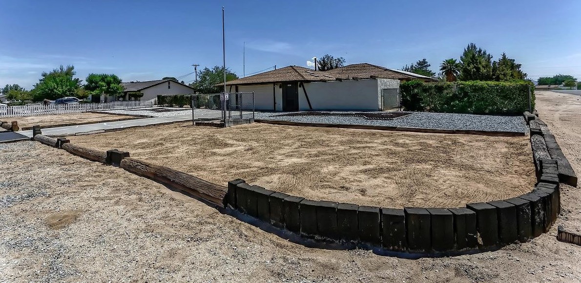 12557 Snapping Turtle Rd, Apple Valley, CA 92308-6948