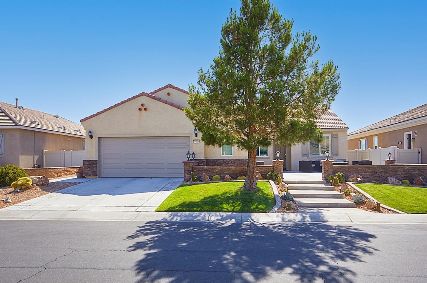10338 Darby Rd, Apple Valley, CA 92308-3370