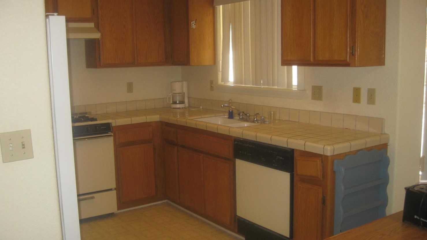 1277 Locust Rd, Pinon Hills CA  92372-9369 exterior