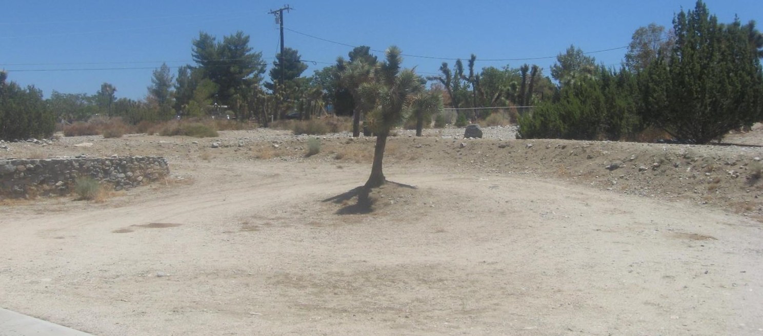 1277 Locust Rd, Pinon Hills CA  92372-9369 exterior