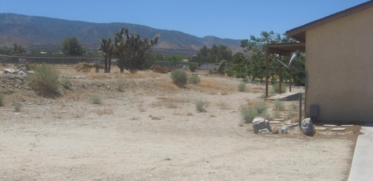 1277 Locust Rd, Pinon Hills CA  92372-9369 exterior
