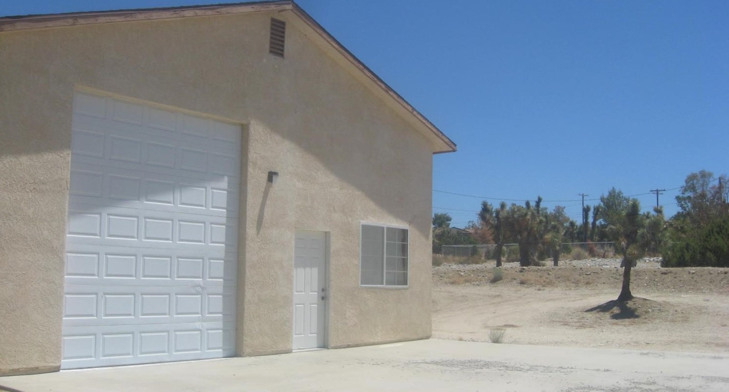 1277 Locust Rd, Pinon Hills CA  92372-9369 exterior