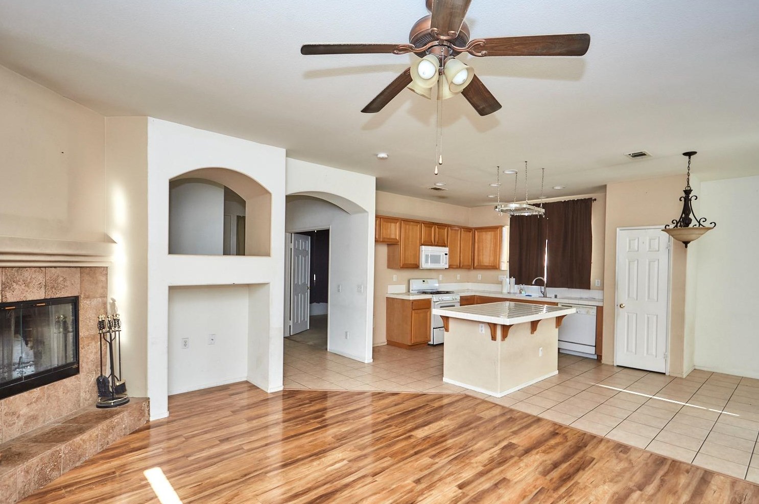 14530 Drysdale Cir, El Mirage, CA 92301