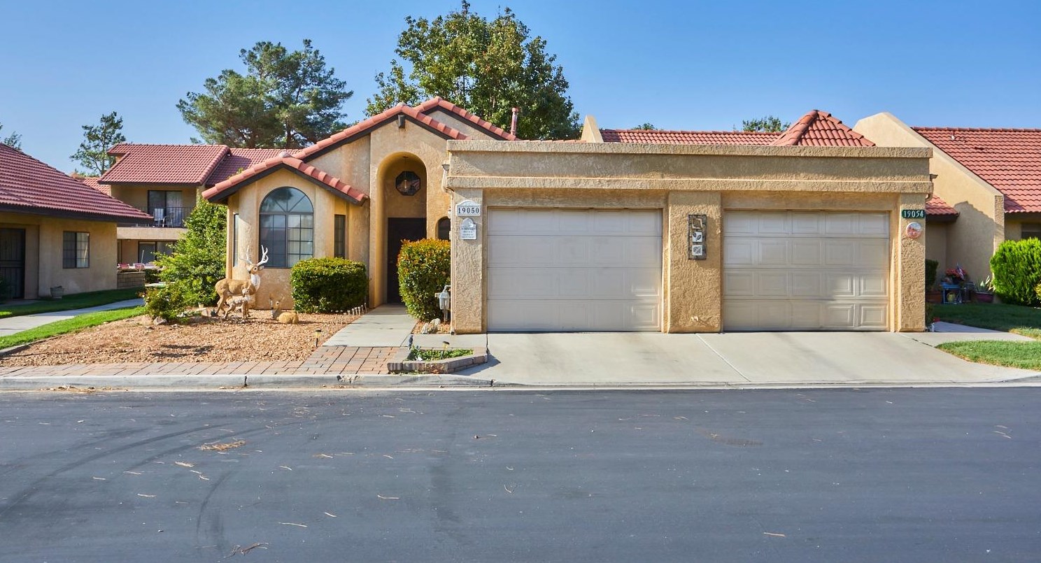 19050 Cedar Dr, Apple Valley, CA 92308-8940