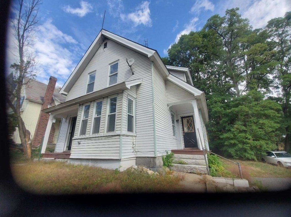 227 Charles St, Fitchburg, MA 01420 exterior