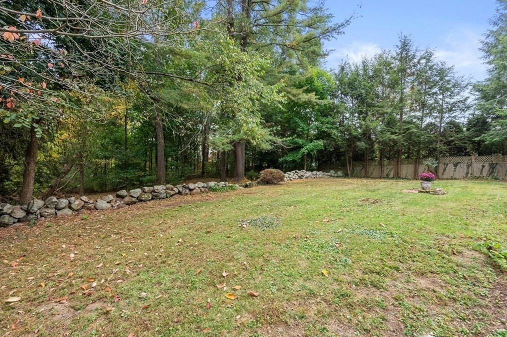 325 Merriam St, Weston, MA exterior