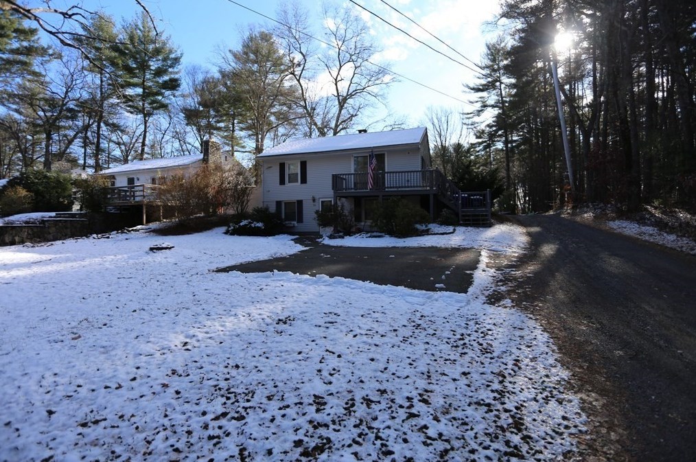 7 Metacomet St, Belchertown, MA 01007 exterior