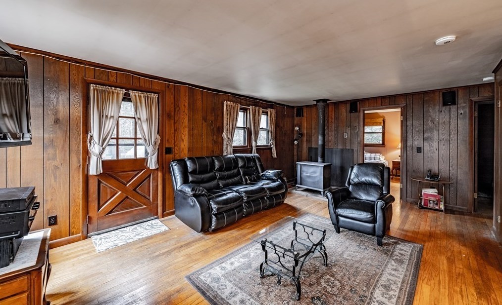 147 Thicket Rd, West Granville, MA 01034