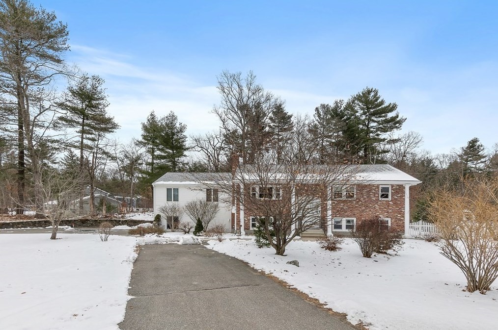 50 Foster Rd, Tewksbury, MA 01876 exterior