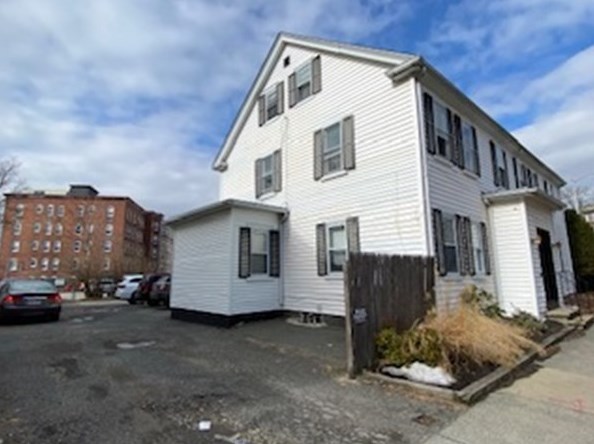 13 Nahant St, Lynn, MA 01902-3221