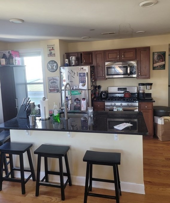 10 Jay St #3, Somerville, MA 02144