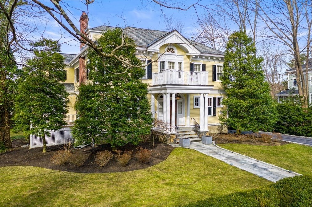 15 Livermore Rd, Wellesley, MA 02481-6119