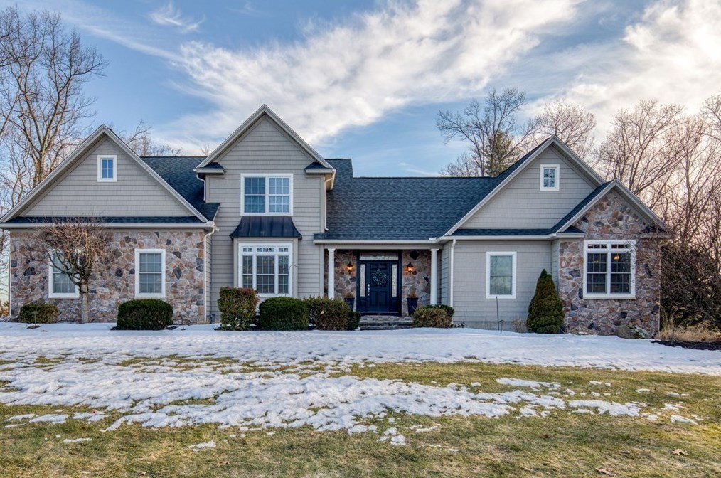 46 Rockingham Cir, East Longmeadow, MA 01028 exterior