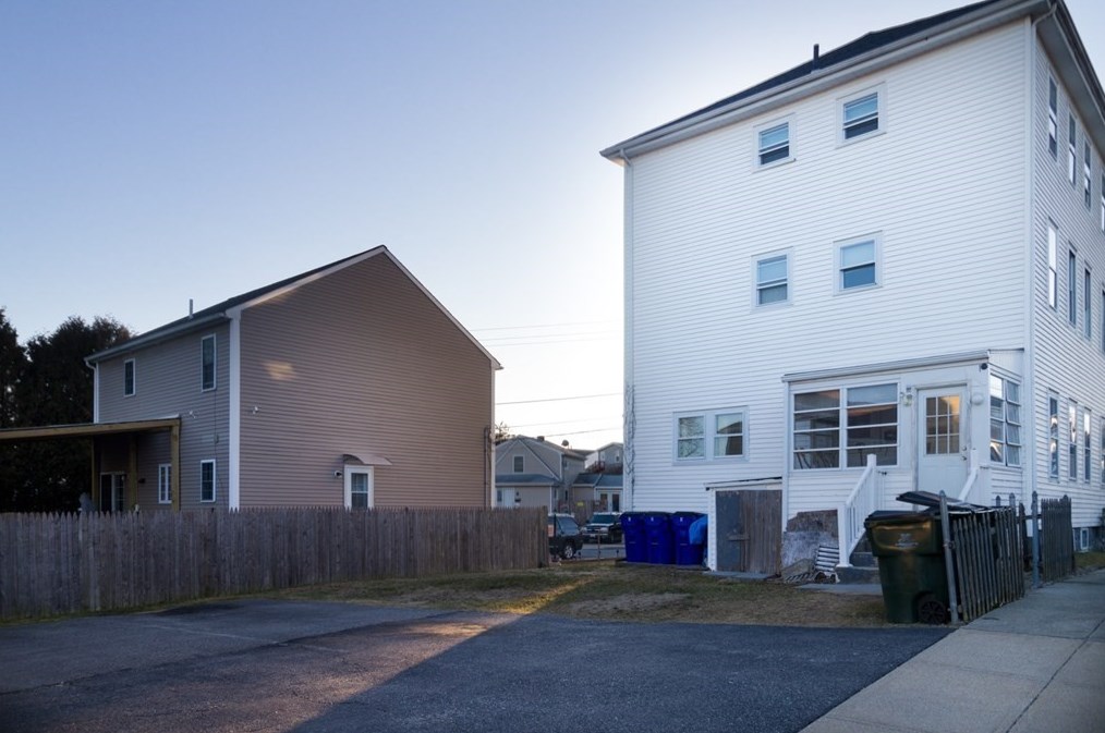 1342 County St, Fall River, MA 02726 exterior