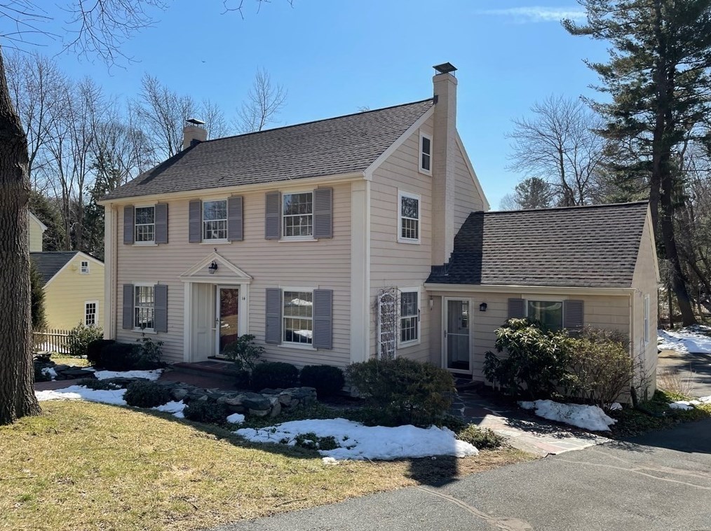 14 Lafayette Cir, Wellesley, MA 02482 exterior