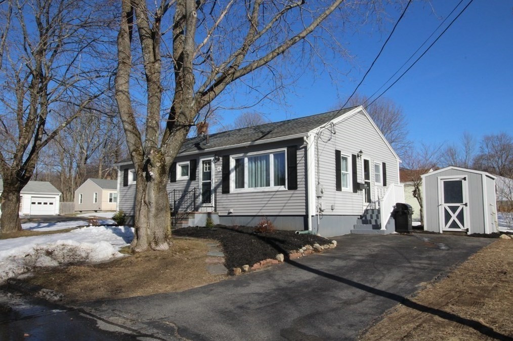 4 Ken Dr, Gardner, MA 01440 exterior