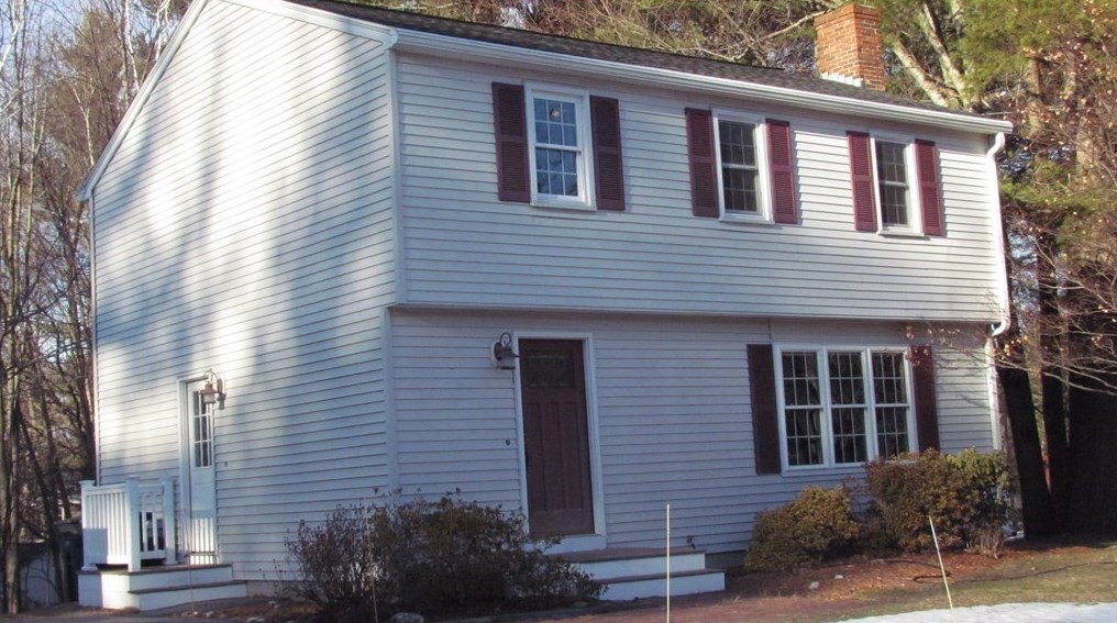 4 Duggan Dr, Leominster, MA 01453 exterior