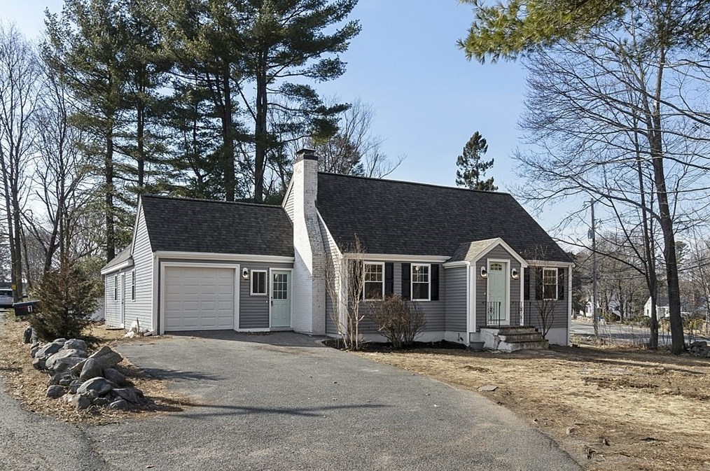 1 Walton Ln, Wakefield, MA 01880 exterior