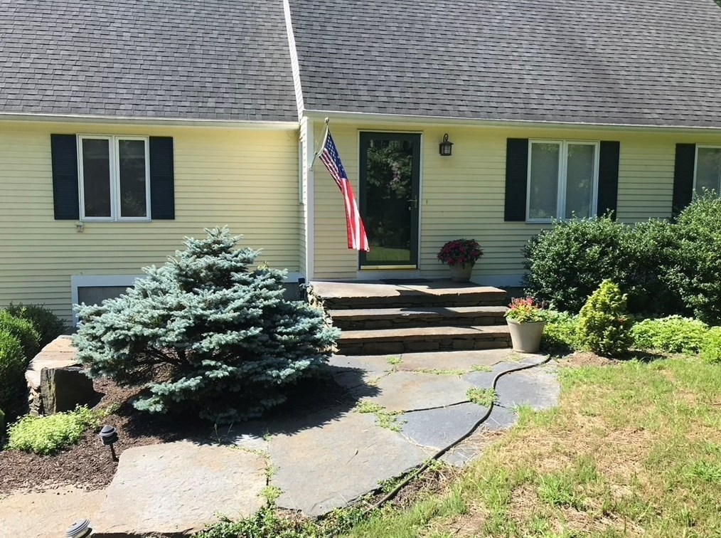 83 Juggler Meadow Rd, Leverett, MA exterior