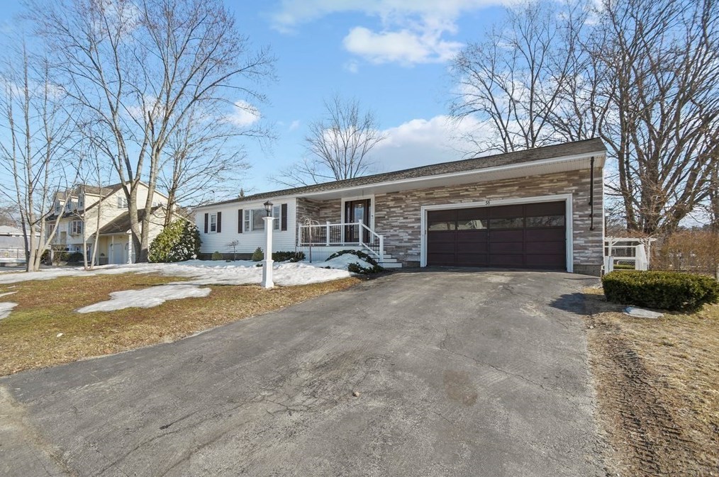 51 Highland Ave, Tewksbury, MA 01876 exterior