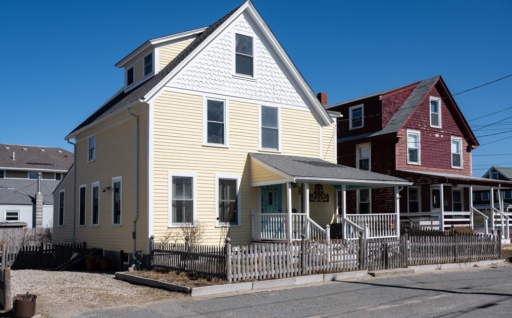 25 T St, Nantasket-Beach, MA 02045 exterior