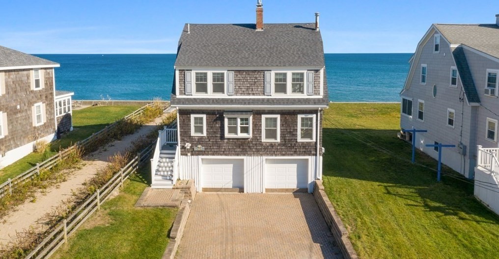 81 Gurnet Rd, Duxbury, MA 02332 exterior