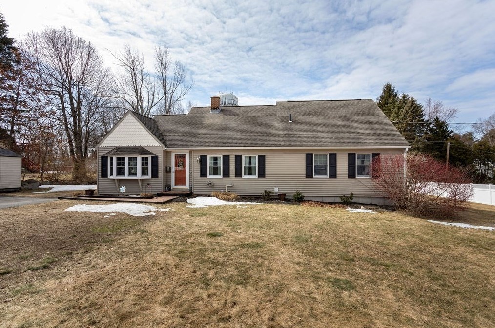 31 Parker Ave, Holden, MA 01520 exterior