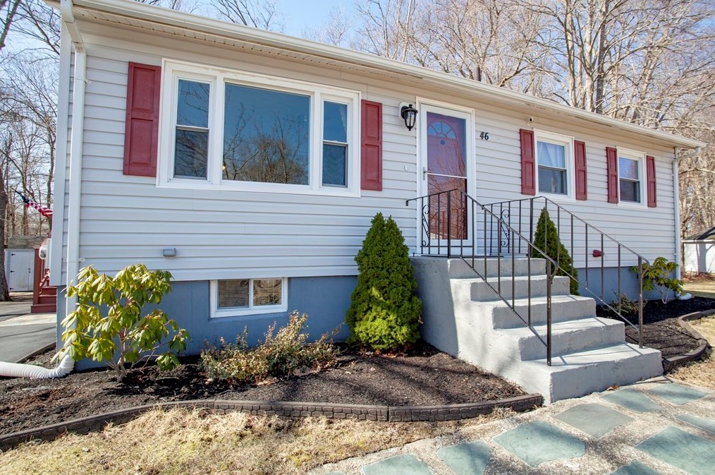 46 Brookside Rd, Rockland, MA 02370 exterior