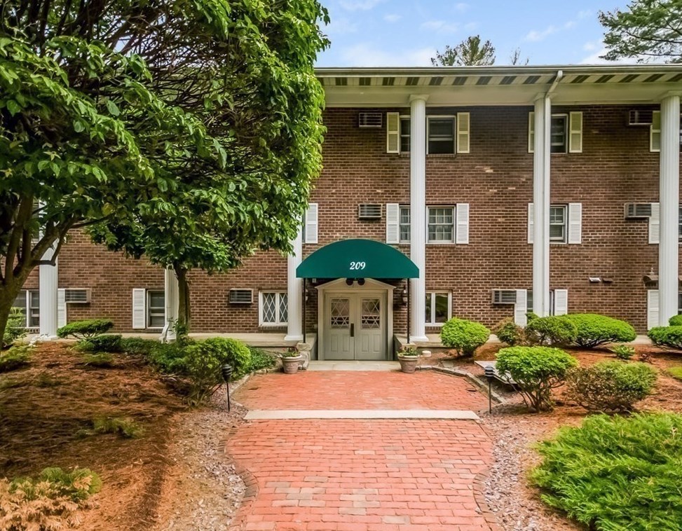 209 Great Rd Apt A4, Acton, MA 01720