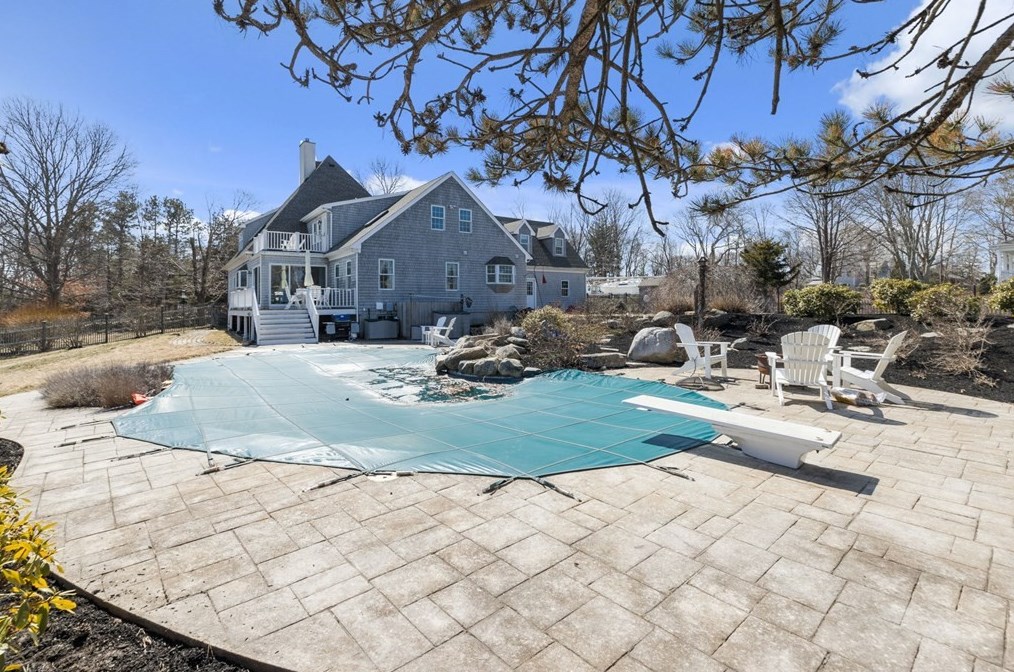 28 Meeting House Ln, Scituate, MA 02066 exterior