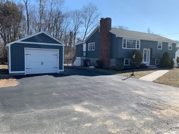 127 Montaup Ave, Dracut, MA 01826 exterior