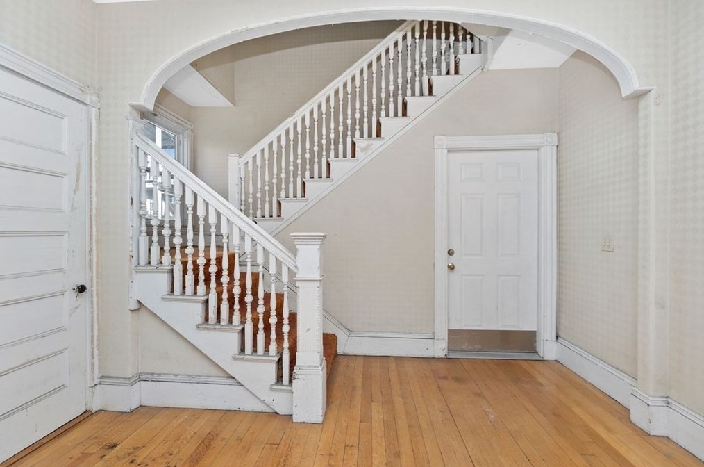 287 Summit St, Boston, MA 02136 exterior