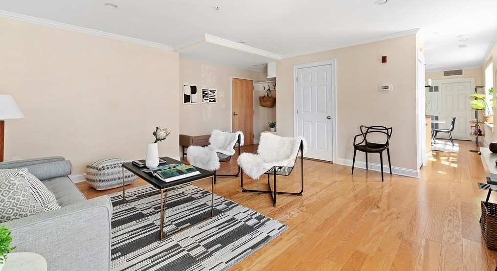 1 Russell St, Cambridge, MA 02140 exterior