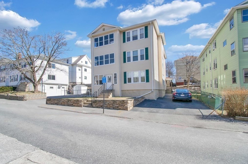 151 Ingleside Ave #1, Worcester, MA 01604